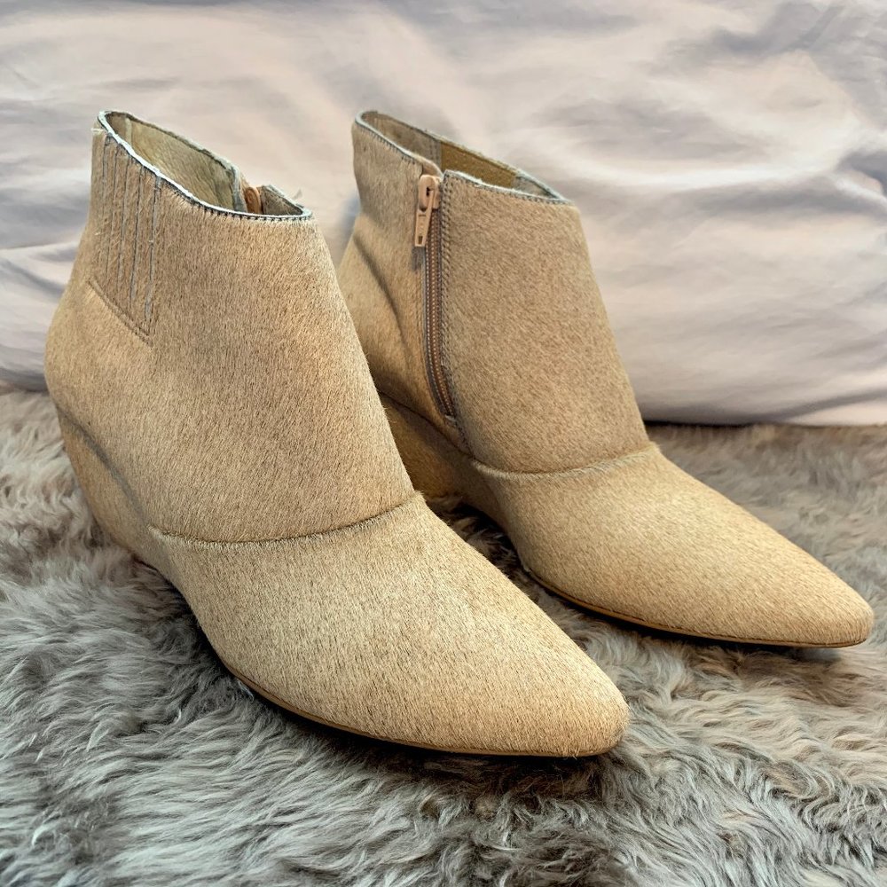 😍 SALE 😍 Matisse Nugent Calf Hair Booties